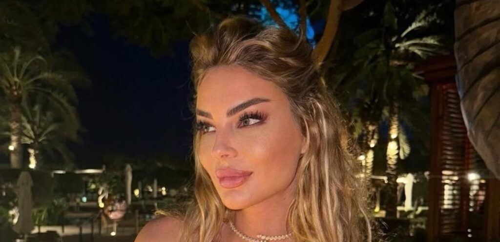 ساندرا رزق تلفت الأنظار بإطلالة صيفية عفوية ساندرا رزق تلفت الأنظار بإطلالة صيفية عفوية