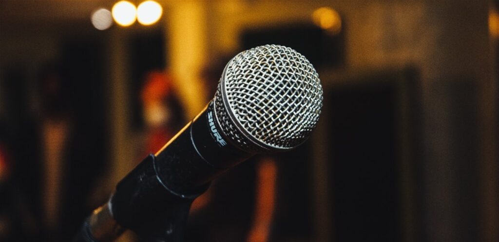 ما بيصرف عليي.. ابنة فنان شهير تفضح والدها وتوجه له انتقادات مباشرة