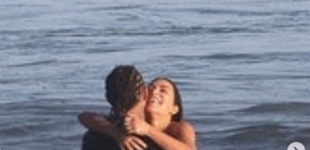 كانا يتبادلان القُبل.. نجمة شهيرة تستمتع بوقتها على البحر مع حبيبها الرياضي وتسريب فيديو لهما