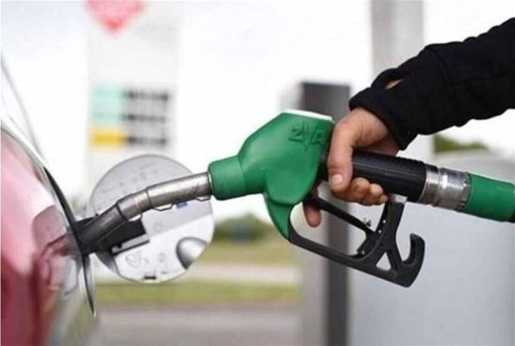انخفاض طفيف في أسعار المحروقات.. إليكم الجدول