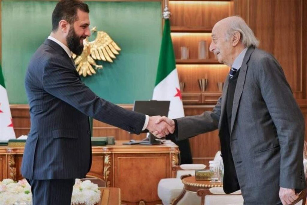 لقاء جنبلاط والشرع في دمشق.. ماذا دار بينهما؟