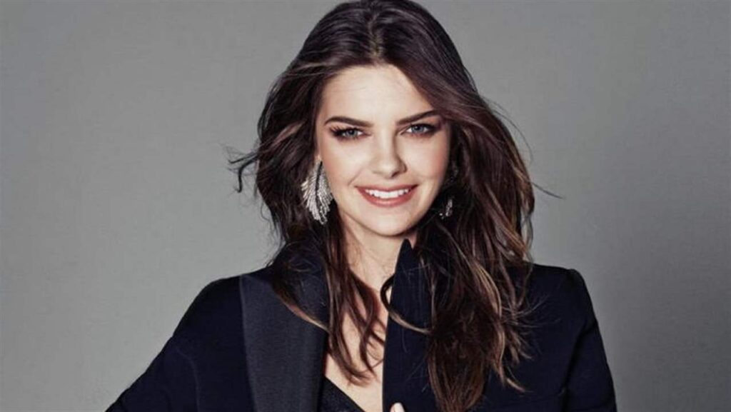 طلاق الممثلة التركية بيلين كاراهان بعد 12 عامًا من الزواج