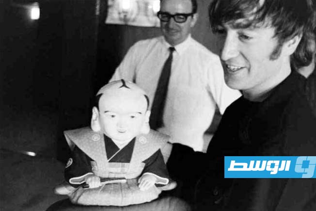صور منسية للـ«بيتلز» خلال جولتها في اليابان في العام 1966. (ميوزيك لايف)