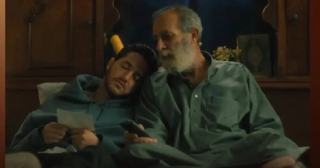 أحمد مالك يفوز بجائزة أفضل ممثل في مهرجان الأقصر للسينما