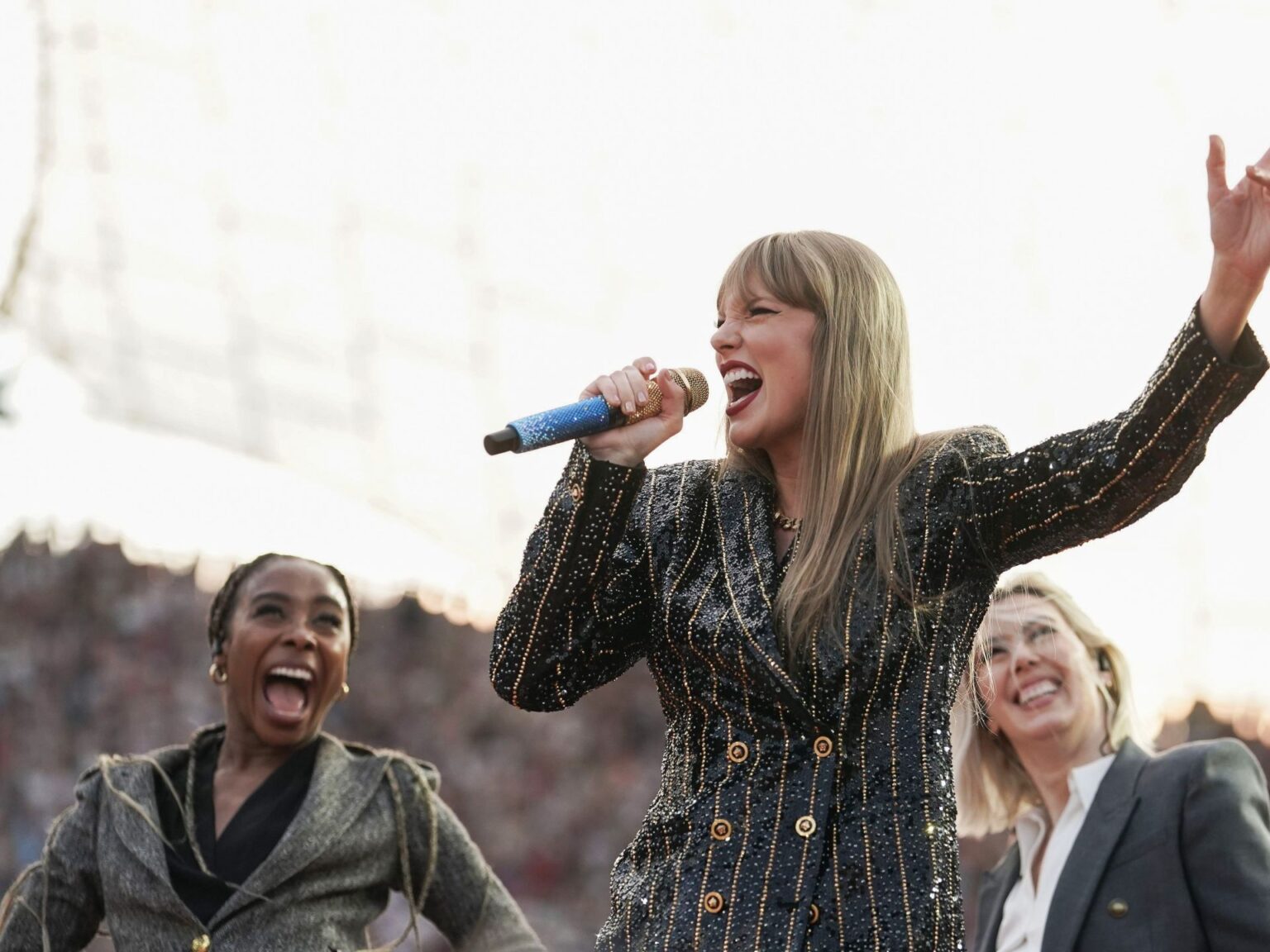 تايلور سويفت في عصر الذكاء الاصطناعي.. حين يصبح الصوت علامة تجارية | فن