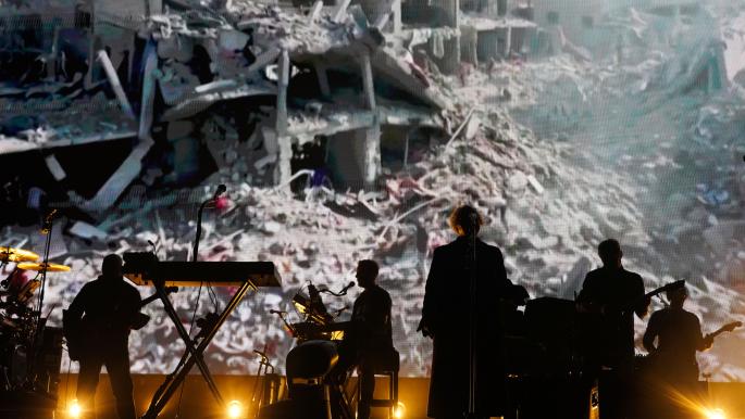 توم ويتس و”ماسيف أتاك”: ضد الحرب وسادتها توم ويتس و"ماسيف أتاك": ضد الحرب وسادتها