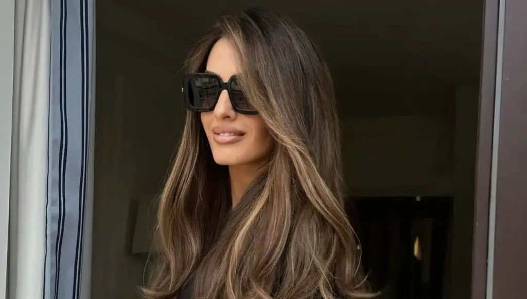 لون شعر أمل كلوني الجديد من كارتييه 2026 وأناقة إيلي صعب يقودان ترند الفخامة الهادئة لون شعر أمل كلوني الجديد من كارتييه 2026 وأناقة إيلي صعب يقودان ترند الفخامة الهادئة