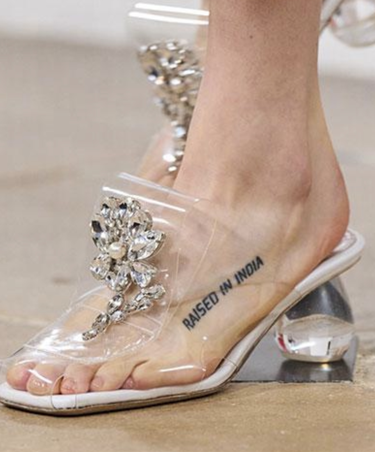 نموذج يجمع التأثير الملمسيّ والنمط الهلامي  (إنستغرام)