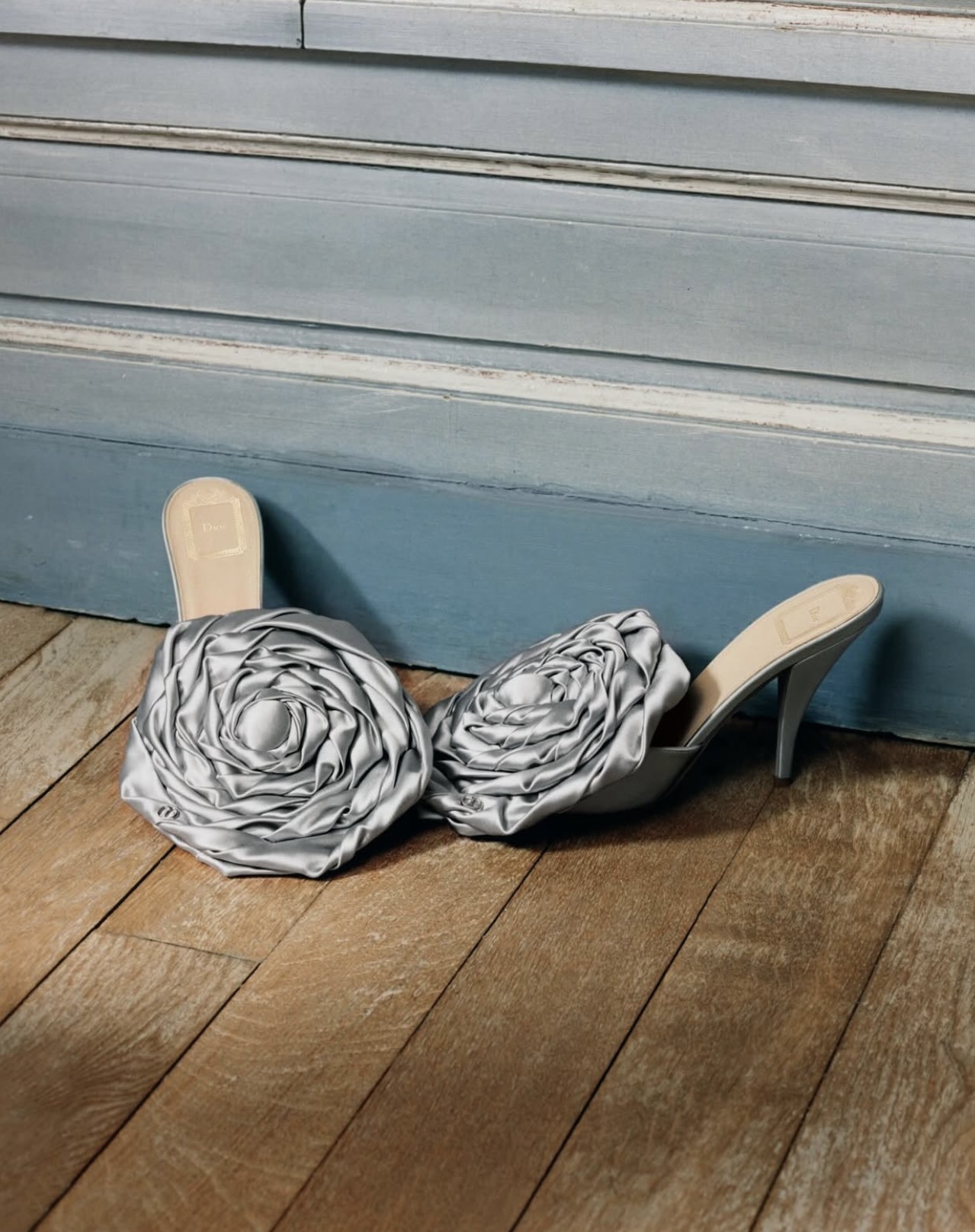 نموذج من أحذية ديور بتأثير ملمسيّ Tactile (إنستغرام)