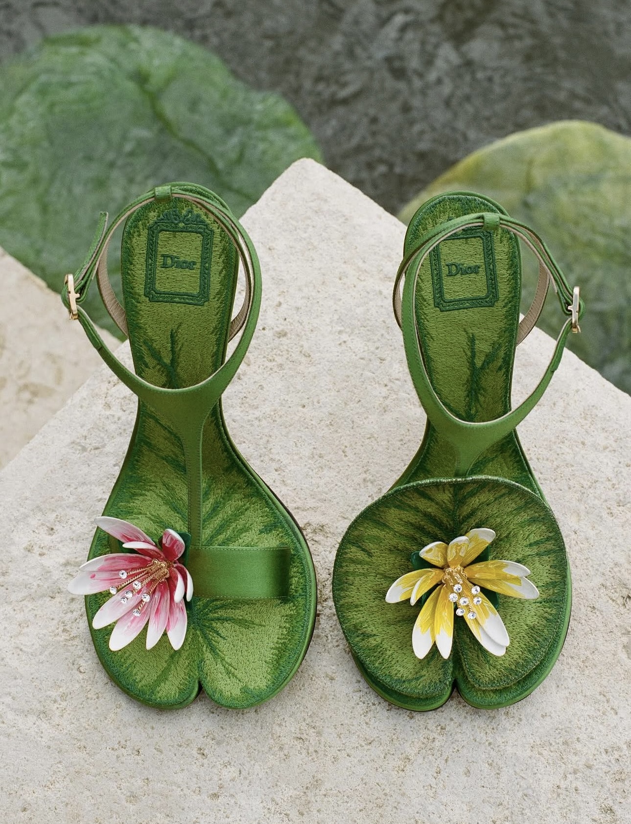 نموذج من أحذية ديور بتأثير ملمسيّ Tactile (إنستغرام)