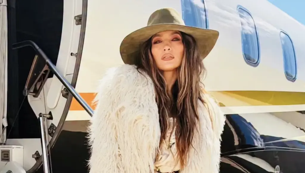 كيف سرقت جينيفر لوبيز الأضواء في مهرجان كوتشيلا 2026؟