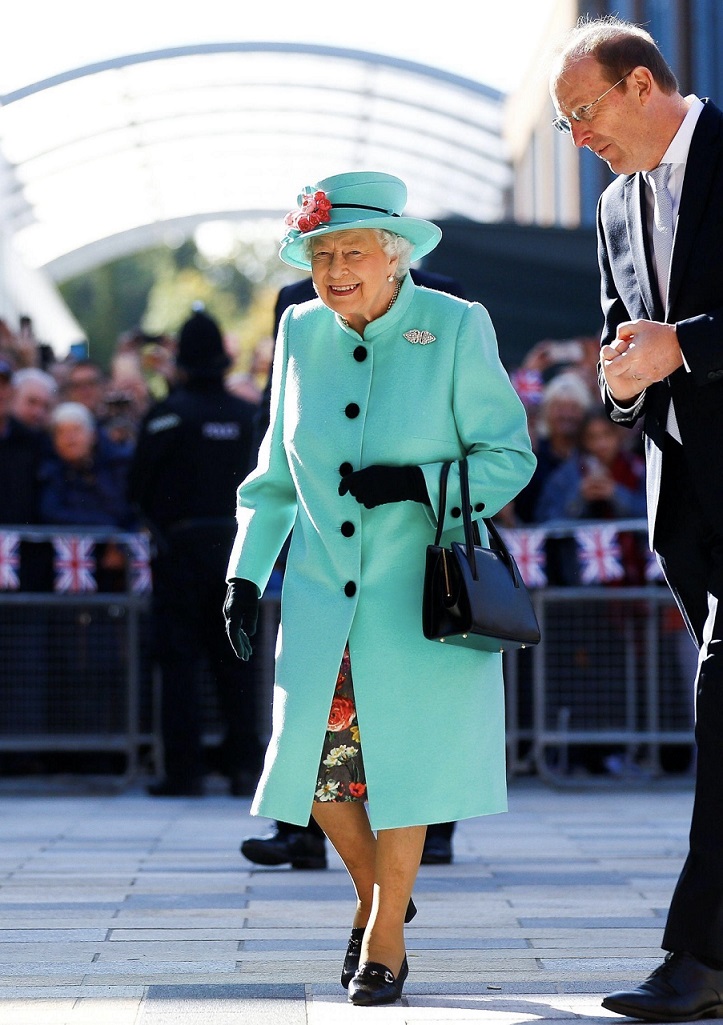 اللؤلؤ في مشهد الأناقة الملكيّة (Pinterest)