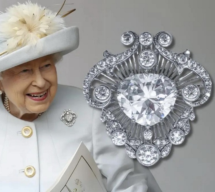 بروش كولينان (Pinterest)