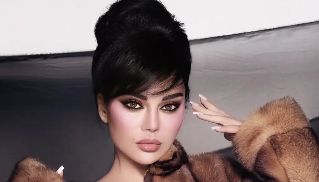 هيفاء وهبي بجرأة الفرو تتصدّر عناوين الموضة