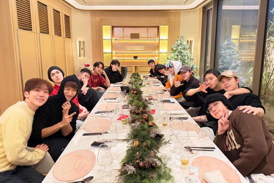 جميع أعضاء SEVENTEEN الـ 13 يجددون عقودهم مع شركة PLEDIS الترفيهية جميع أعضاء SEVENTEEN الـ 13 يجددون عقودهم مع شركة PLEDIS الترفيهية