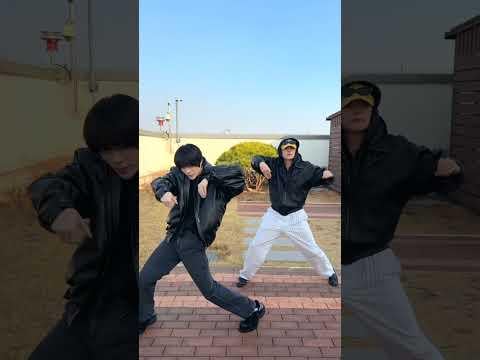 TXT (TOMORROW X TOGETHER) – جناح المسار والرقص (العصا معك) TXT (TOMORROW X TOGETHER) - جناح المسار والرقص (العصا معك)