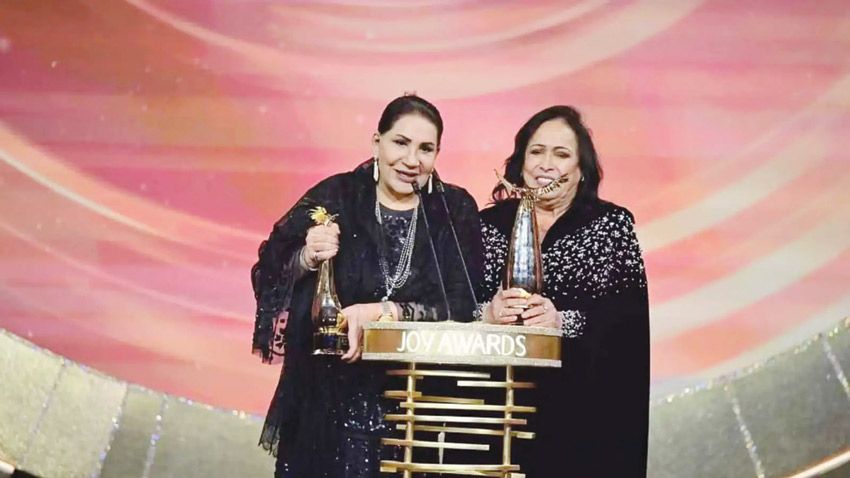 أخبار الخليج | «بقيت وحيدة».. سعاد عبدالله تبكي رحيل حياة الفهد