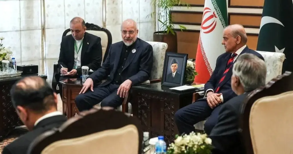 قائد الجيش الباكستاني إلى واشنطن بعد طهران.. وترقب للمحادثات