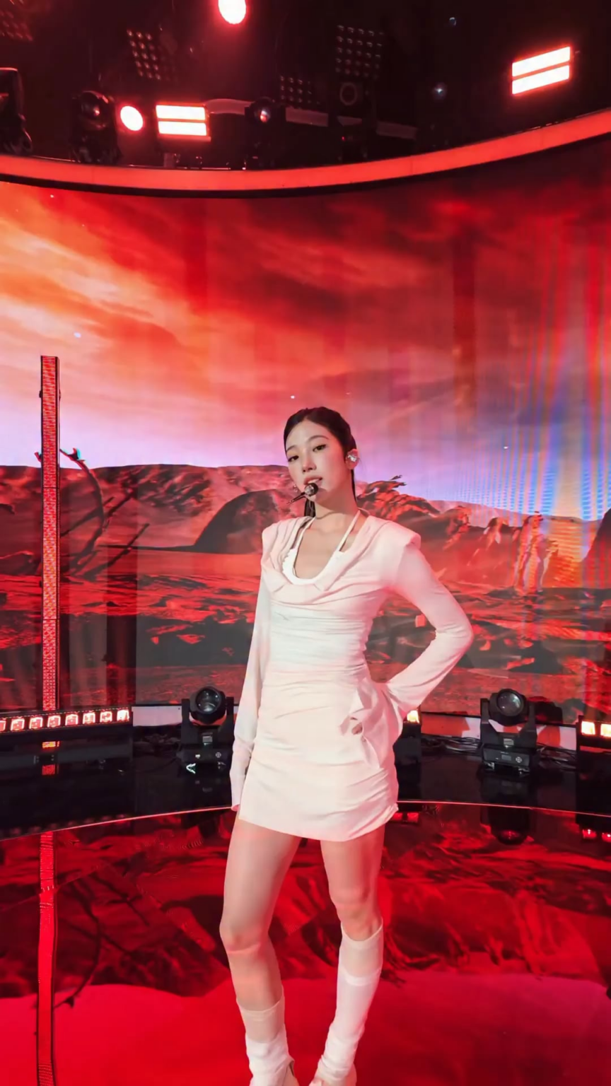 260425 تحديث LE SSERAFIM على التيك توك - 👱‍♀️✨ ̖́- (تحدي الاحتفال)