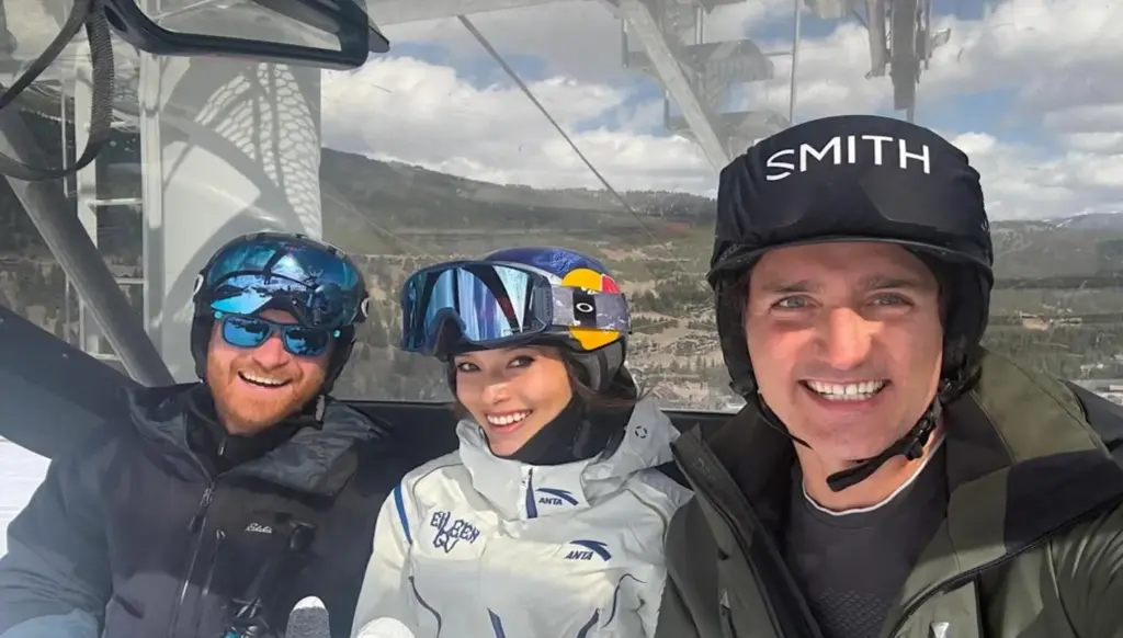 الأمير هاري وعائلته في عطلة ثلجية مع جاستن ترودو وكاتي بيري الأمير هاري وعائلته في عطلة ثلجية مع جاستن ترودو وكاتي بيري