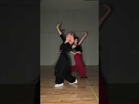 ITZY YEJI مع LE SSERAFIM KIM CHAEWON - هذا لا لا (تحدي الرقص) (260401)