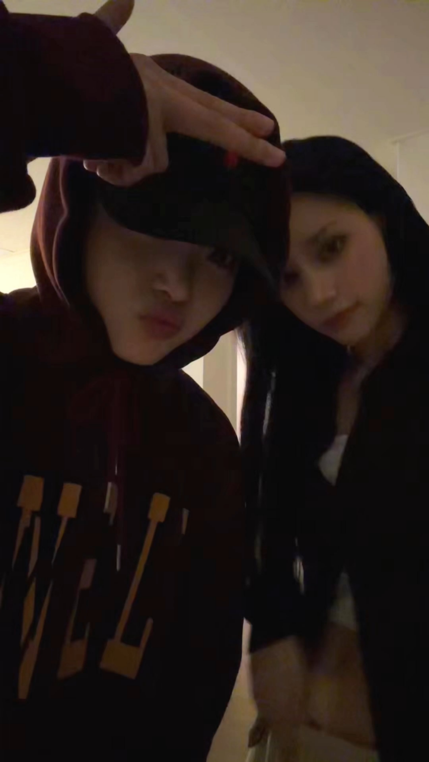 260408 تحديث Kep1er TikTok مع Hong Eunchae - 𝙔𝙤𝙪 𝙠𝙣𝙤𝙬 𝙄'𝙢 𝙖 𝙠𝙞𝙡𝙡𝙖 W/ Kep1er Huening Bahiyyih (تحدي KILLA (واجهني الآخر))