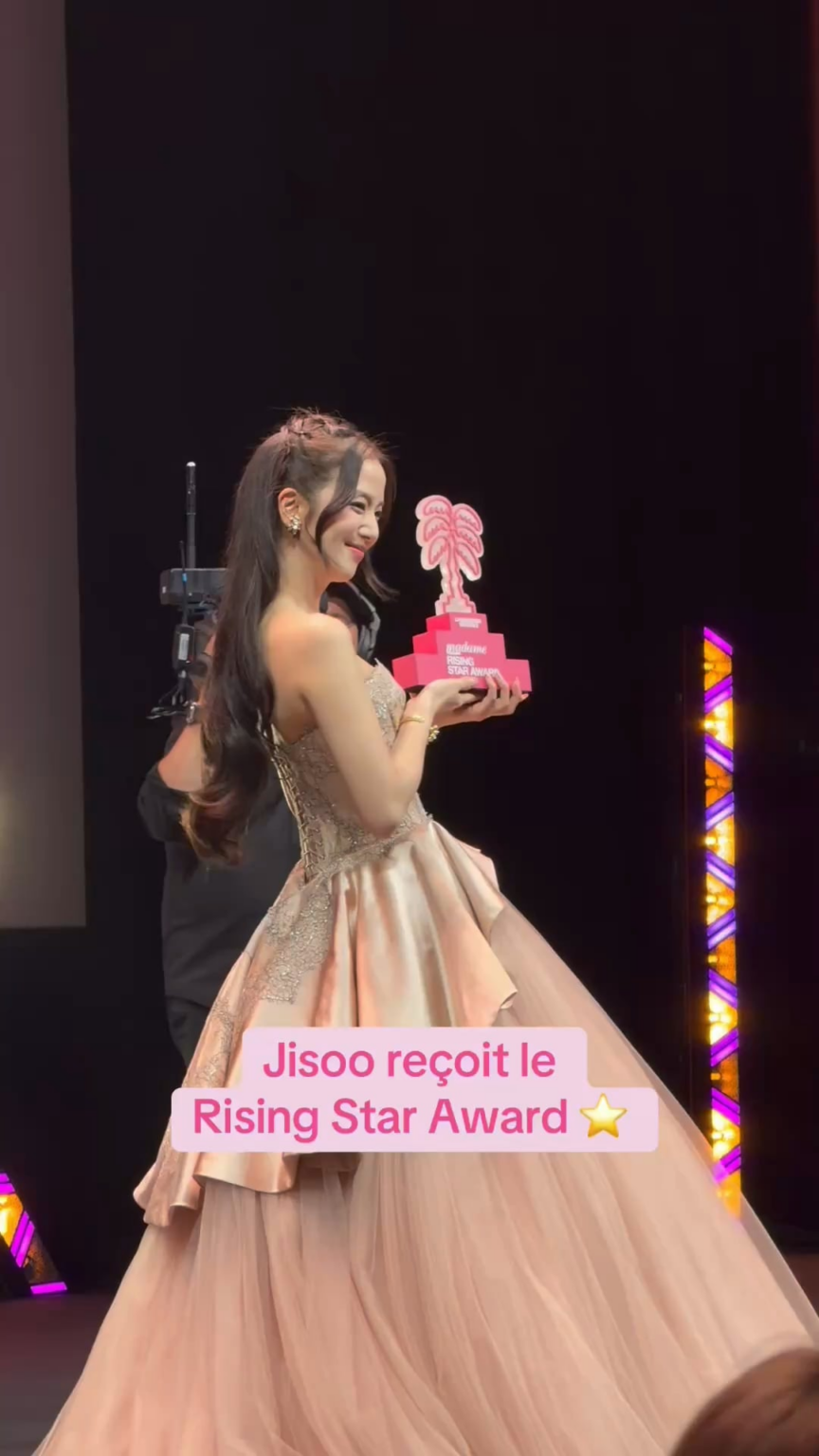 260423 جيسو تحصل على جائزة Madame Figaro Rising Star في معرض CANNESERIES الموسم التاسع