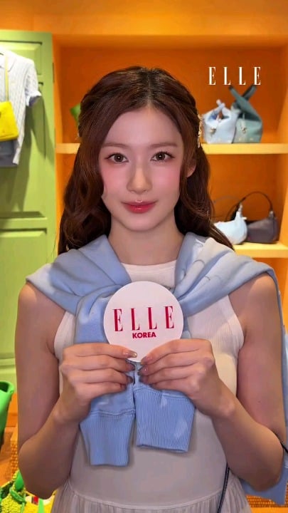 260421 تحديث الانستغرام لـ Elle Korea - وجهة نظر: اختر واحدة من الاثنين، نعم أم نعم؟ هذا ما تشعر به عندما تكون سناء صديقتك. 💕 @m.by__sana @poloralphlauren