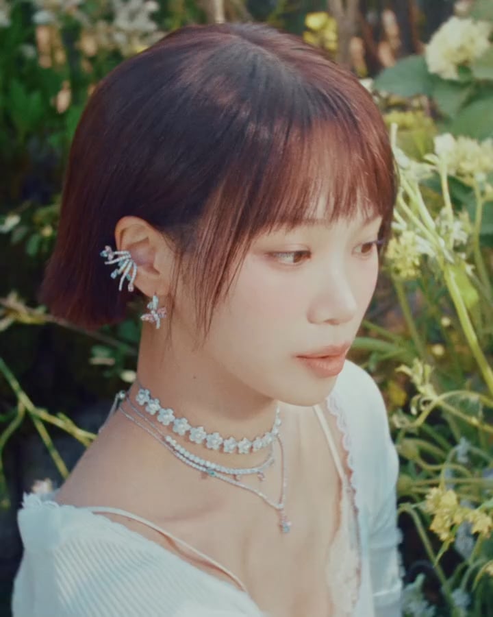 260427 كيم تشايوون - Harper's BAZAAR Korea x Swarovski (إصدار مايو 2026، غلاف متحرك للإصدار الرقمي)