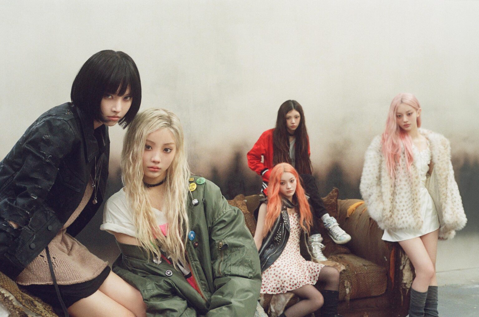 ILLIT – الألبوم المصغر الرابع: MAMIHLAPINATAPAI (صورة المفهوم – راكب مجاني) ILLIT - الألبوم المصغر الرابع: MAMIHLAPINATAPAI (صورة المفهوم - راكب مجاني)