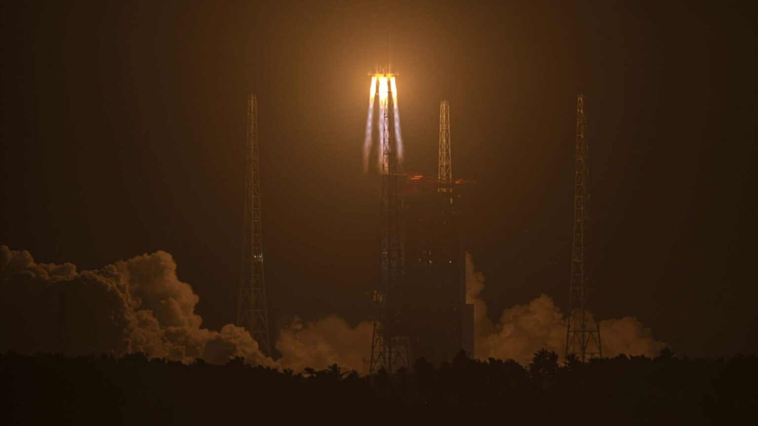 الصين تطلق مجموعة جديدة من الأقمار الاصطناعية للإنترنت الصين تطلق مجموعة جديدة من الأقمار الاصطناعية للإنترنت