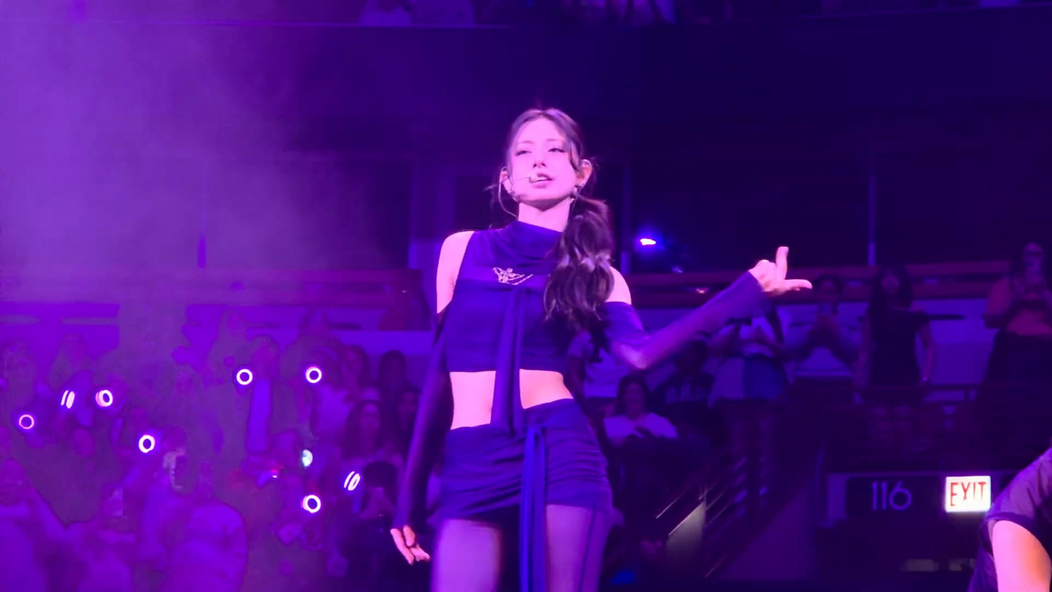 الجميلة Tzuyu fancam RUN AWAY ✨💖 (2026-04-07)