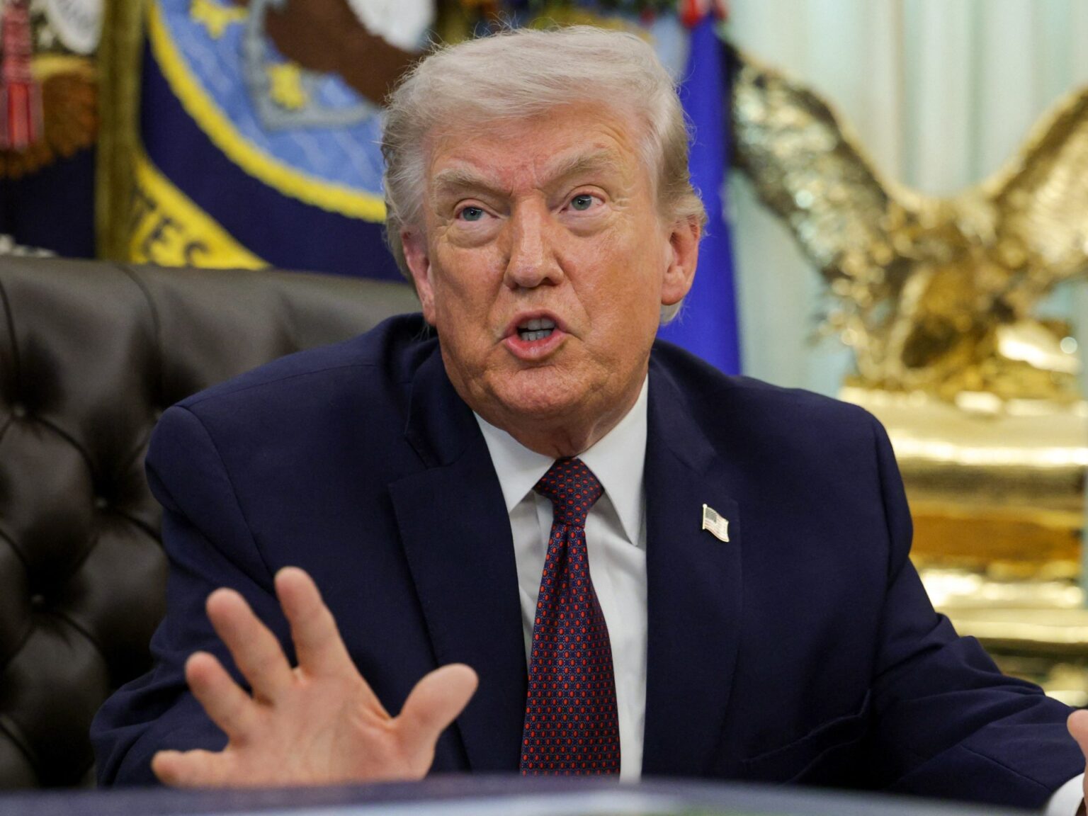 ترمب يعلن بدء عملية جديدة في هرمز وإيران تهدد باستهداف مدمرة أمريكية | أخبار