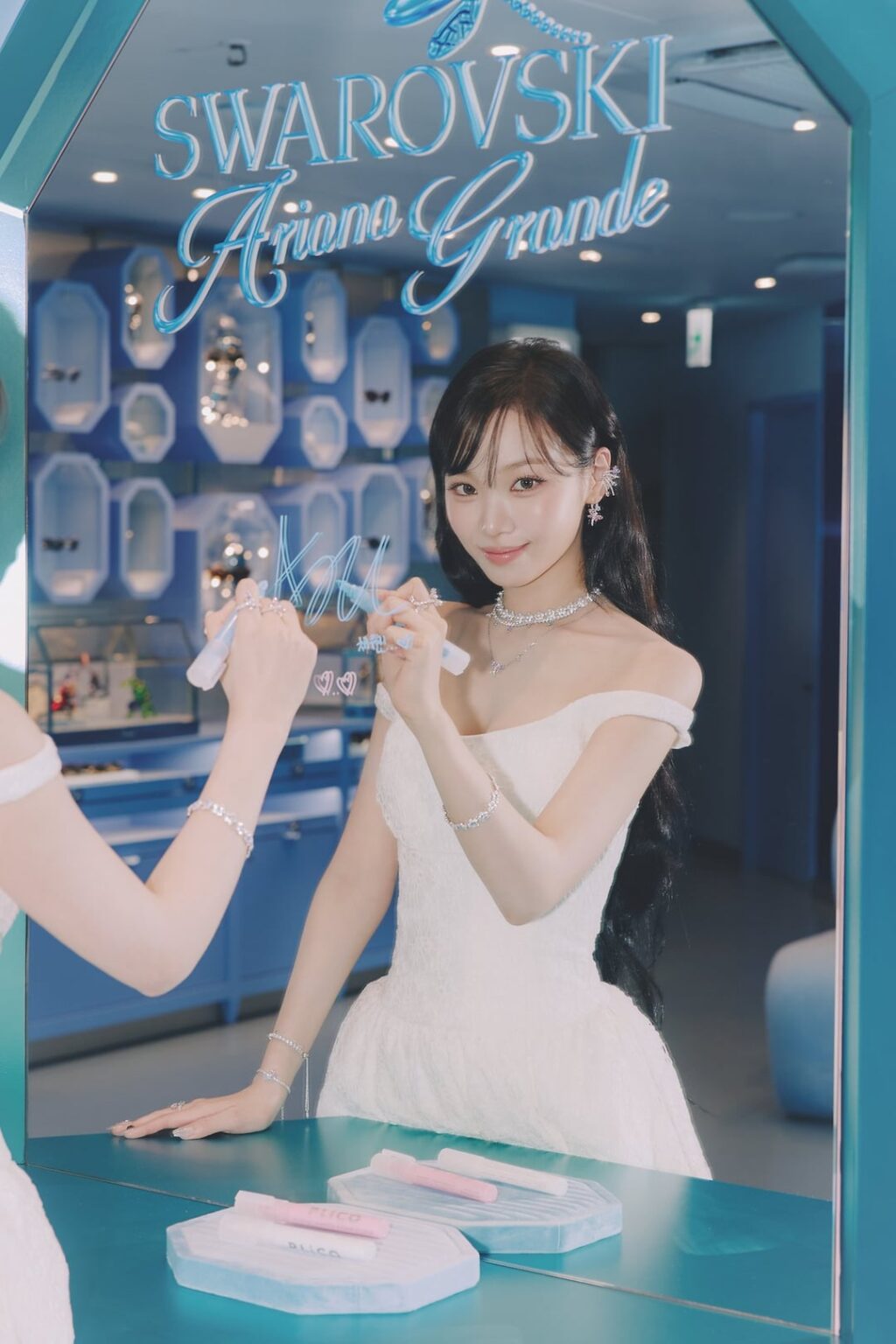 260415 تحديث قناة Swarovski KakaoTalk مع كيم تشايوون