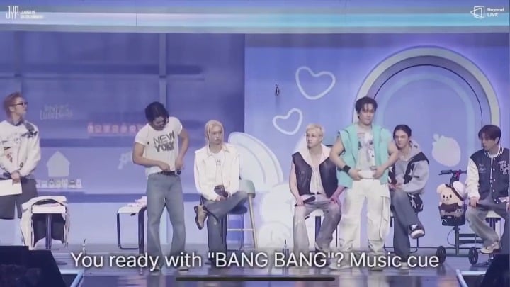 260405 - تشانغبين وهان من فرقة Stray Kids يرقصون على أنغام BANG BANG من IVE في لقاء المعجبين الخاص بهم.