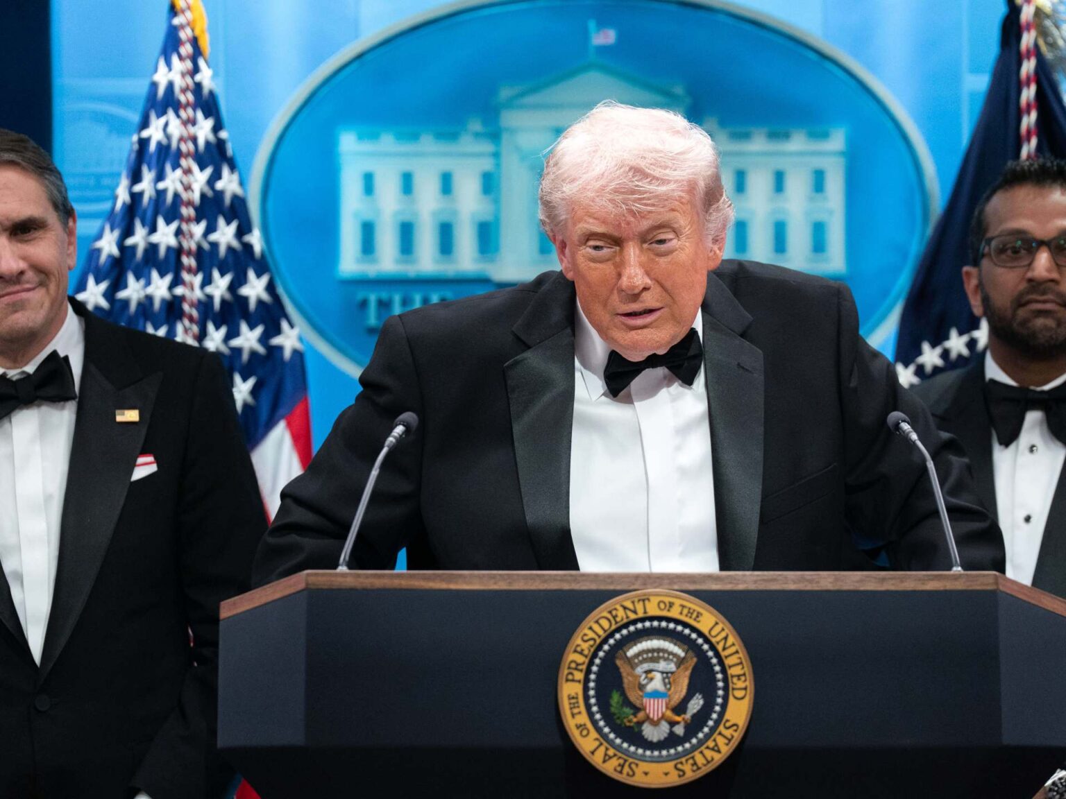 ترمب يستغل حادث "هيلتون" للترويج لقاعة احتفالات بالبيت الأبيض | أخبار