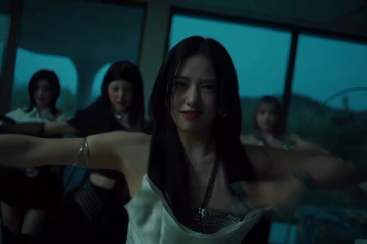 في مثل هذا اليوم قبل عامين، أصدرت فرقة IVE أغنية "Accendio". 🪞