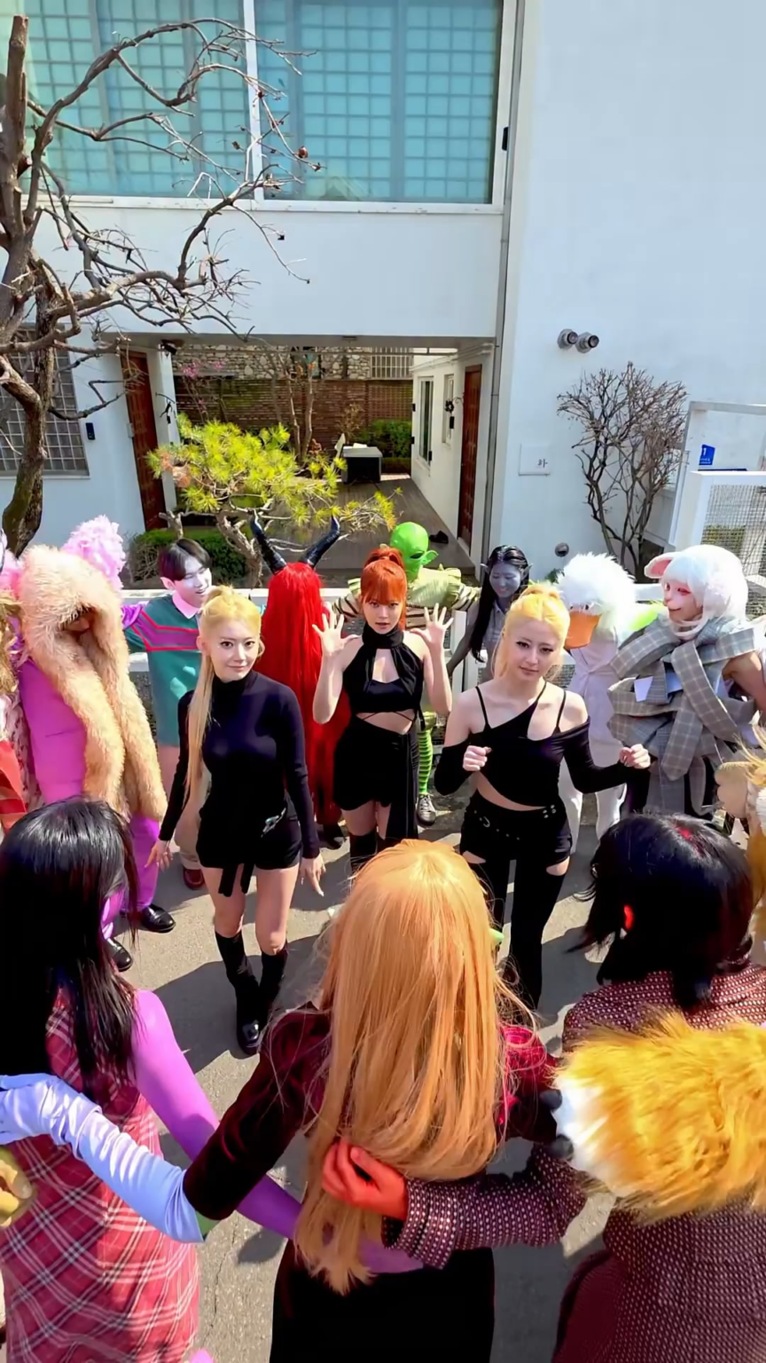 260430 تحديث LE SSERAFIM على TikTok مع مياواكي ساكورا وهوه يونجين وهونغ إيونتشاي - ⸝⸝⸝ ꒰🧟🧟‍♀️🧟‍♂️꒱ ⸝⸝⸝ (تحدي الاحتفال)