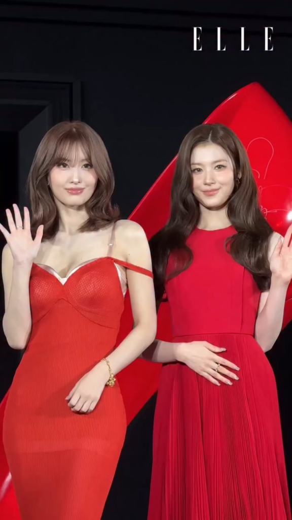 260423 تحديث Elle Japan على الانستقرام - تم تعيين مومو وسانا من TWICE كسفراء لليابان في العرض الأول لفيلم "The Devil Wears Prada 2".