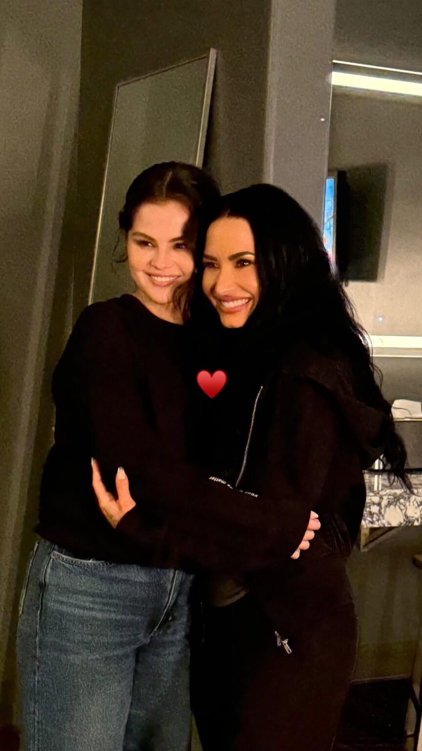 Selena Gomez & Demi Lovato