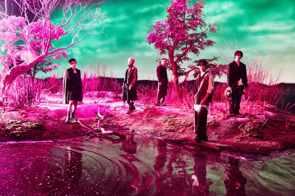 TXT (TOMORROW X TOGETHER) - الألبوم المصغر الثامن '7TH YEAR: A Moment of Stillness in the Thorns' (صورة المفهوم - القلق)