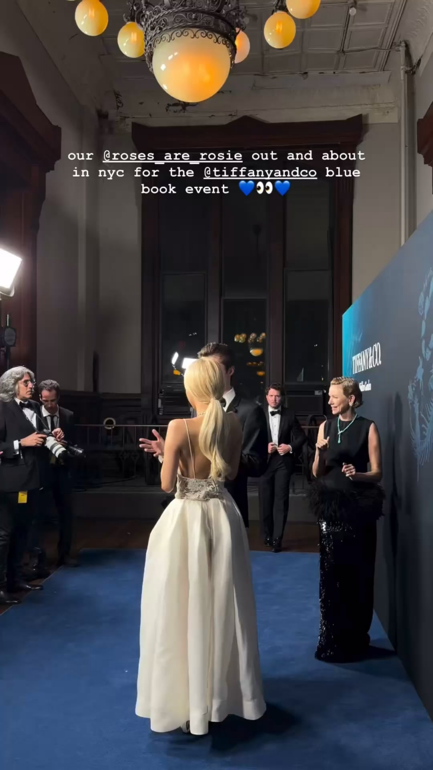 260417 - روزي (مصاصة الدماء) تحديث قصة الانستقرام