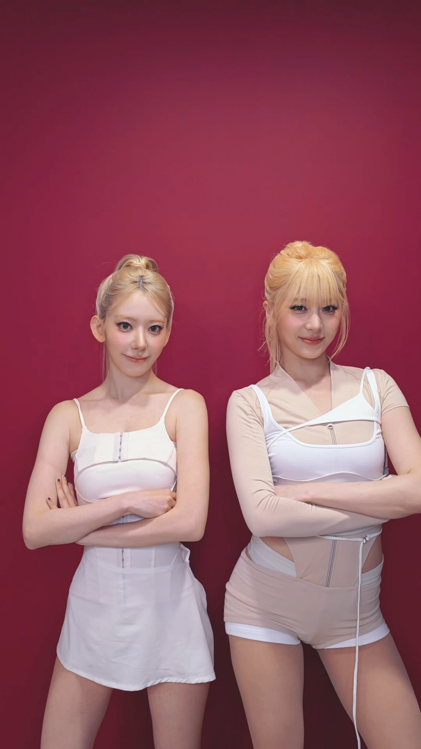 260427 تحديث سيرافيم على التيك توك مع مياواكي ساكورا وهوه يونجين - ☺︎/ ☺︎/ (تحدي الاحتفال)