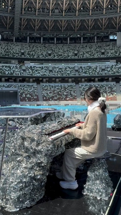 260429 تحديث قصة داهيون على الانستقرام - العزف على البيانو أثناء التدريب