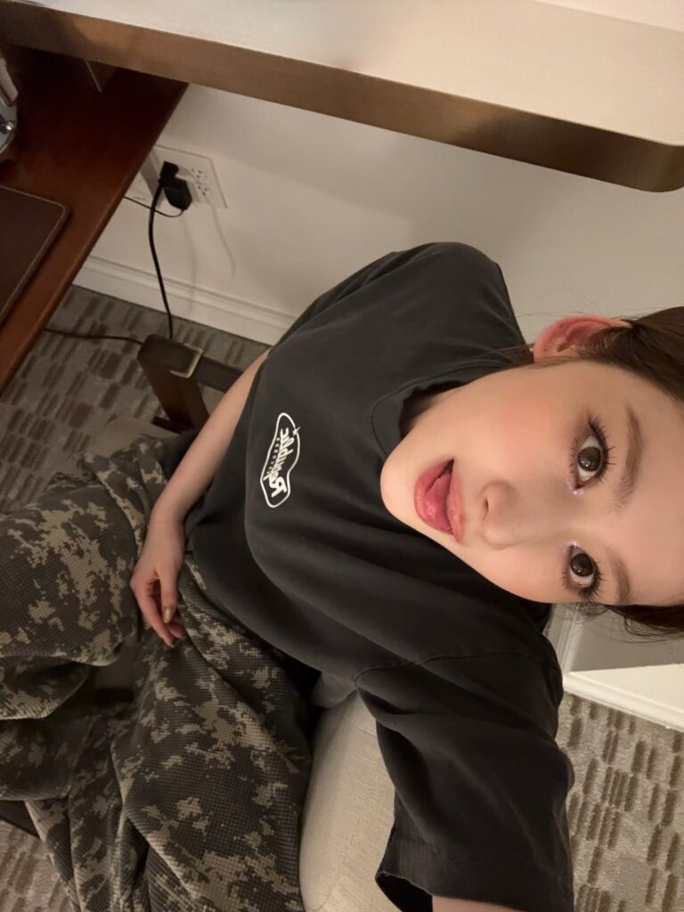 260412 تحديث سانا على الانستقرام | 🌈🌟🍄🏰🚩