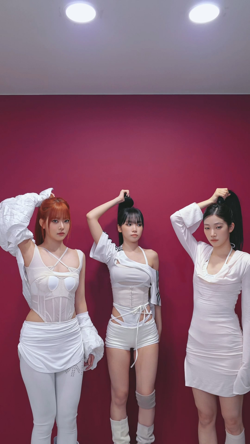 260427 تحديث LE SSERAFIM على TikTok مع كيم تشايوون وكازوها وهونغ إيونتشاي - 🐎🐎🐎💫 .ᐟ.ᐟ (تحدي الاحتفال)