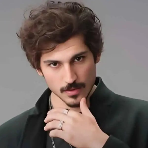 نقل الفنان التركي أوكتاي تشوبوك إلى العناية المركزة