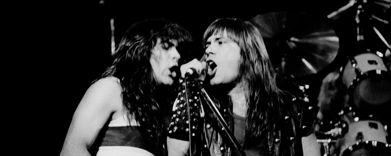 قبل 44 عامًا، حققت فرقة Iron Maiden المركز الأول في المملكة المتحدة لأول مرة بألبوم يضم أيقونات موسيقى الهيفي ميتال