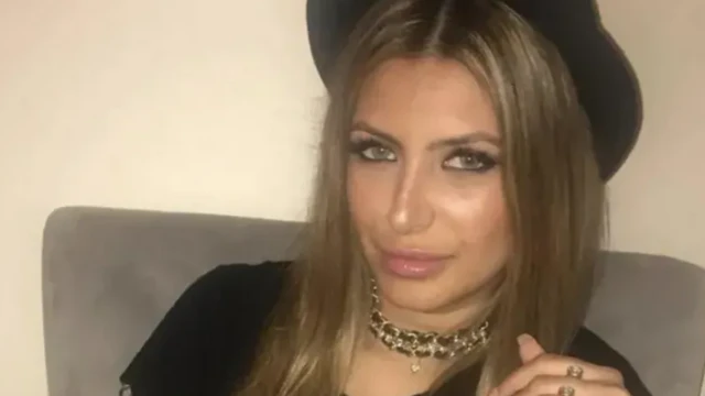 جاسفين سانغا تتخذ وضعية تصوير على وسائل التواصل الاجتماعي