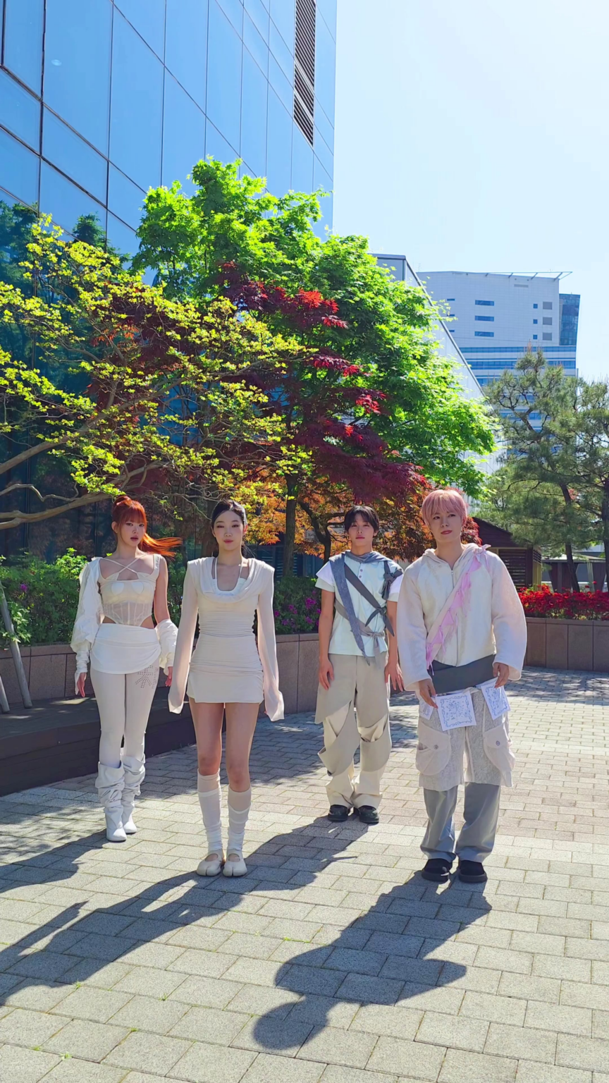 260426 تحديث LE SSERAFIM على TikTok مع Kazuha وHong Eunchae - حان الوقت للاحتفال مع NCTWISH Riku وYushi 🦋🎉 (تحدي الاحتفال)